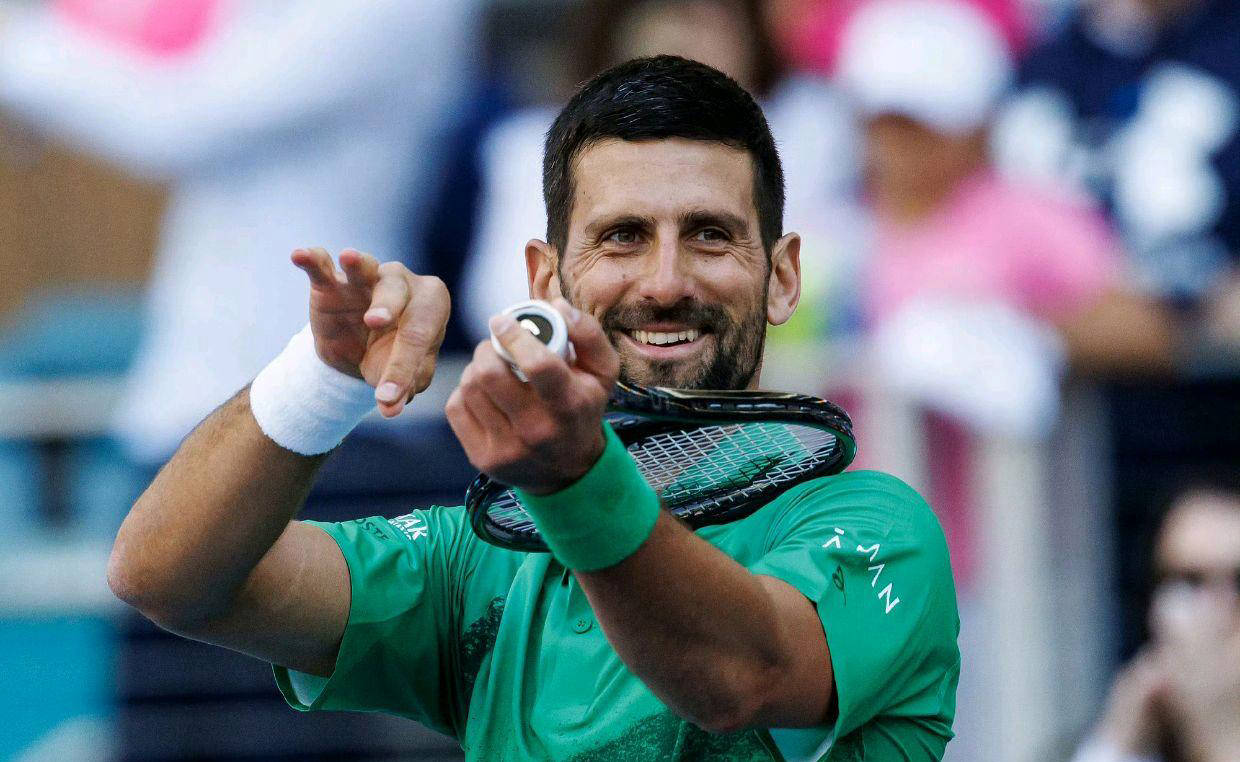 德约科维奇焦点对战，C罗与40激战瑞士队分钟，战术调整胜负难料！观众掌声雷动的简单介绍